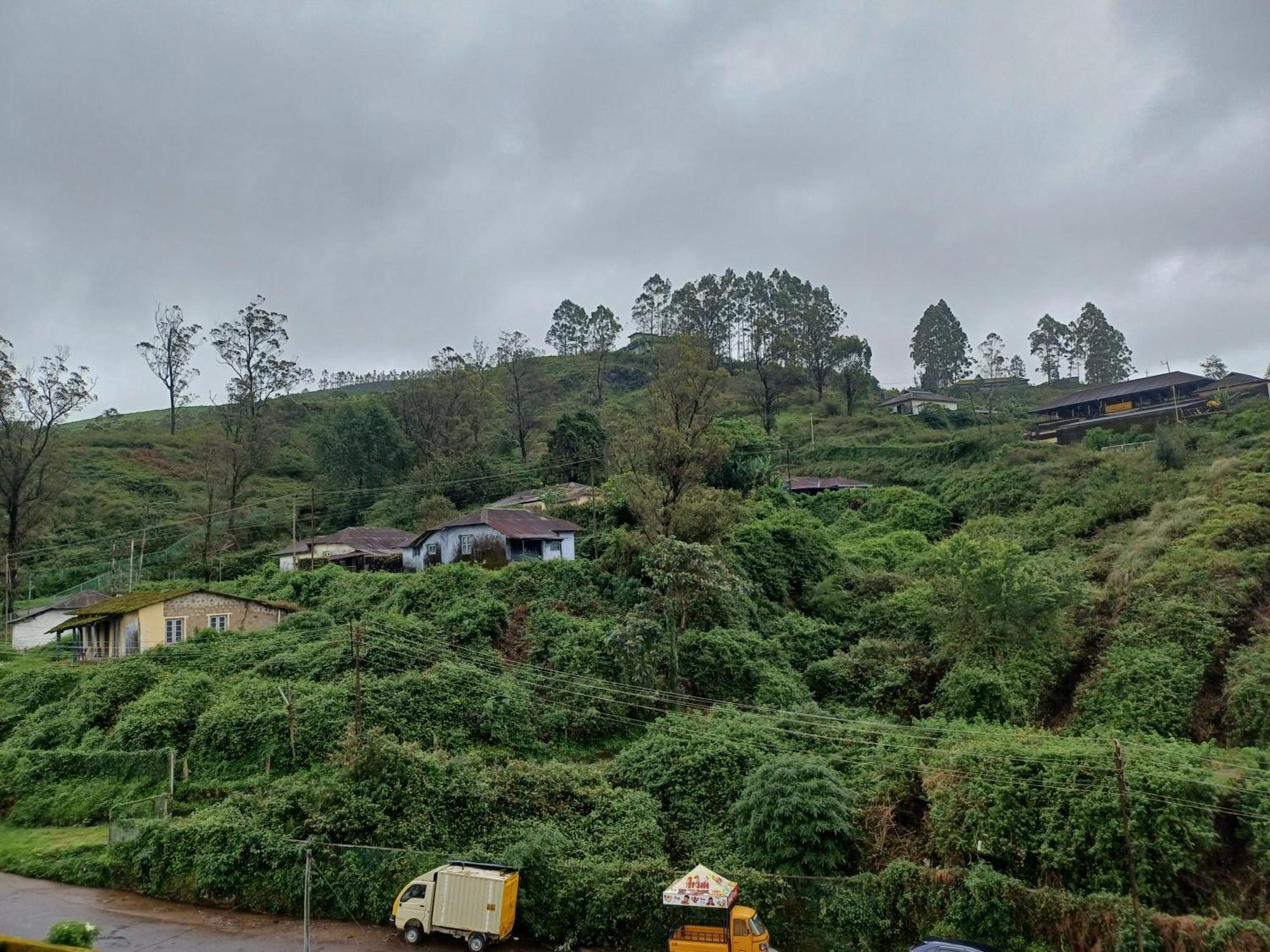 Hotelgurubhavan Munnar Exteriör bild