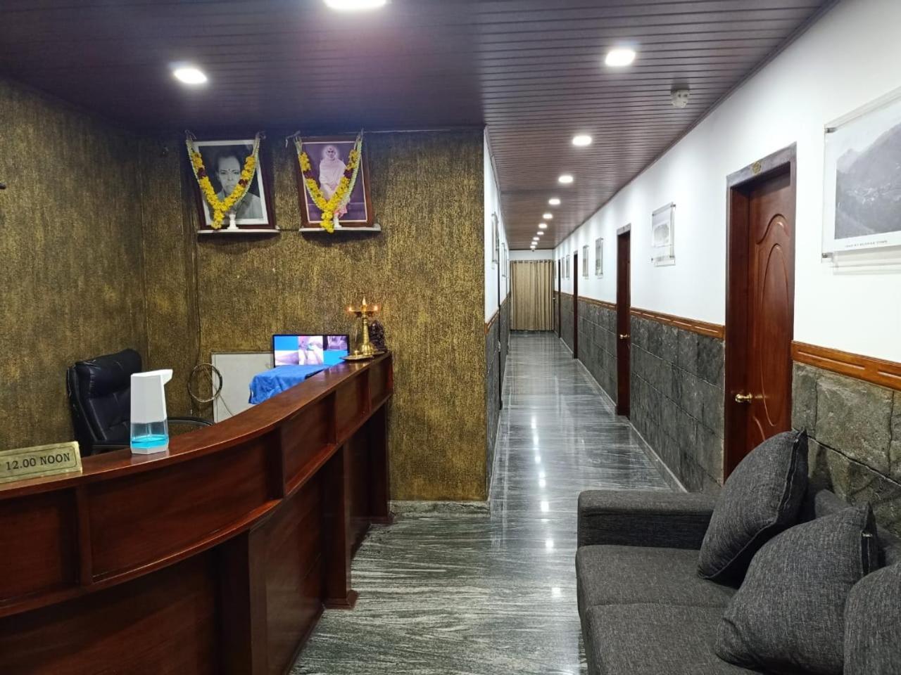 Hotelgurubhavan Munnar Exteriör bild